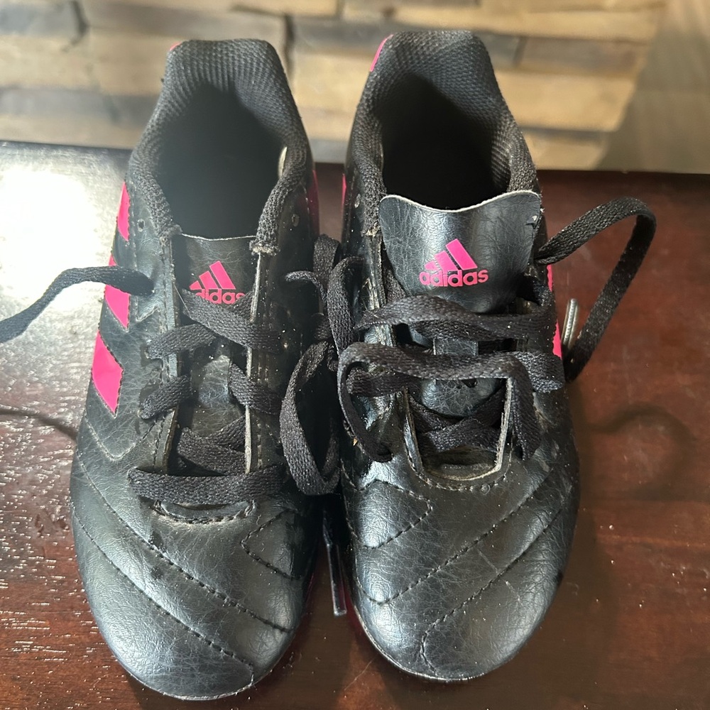 Adidas Black and Pink Sneakers Sleek Design